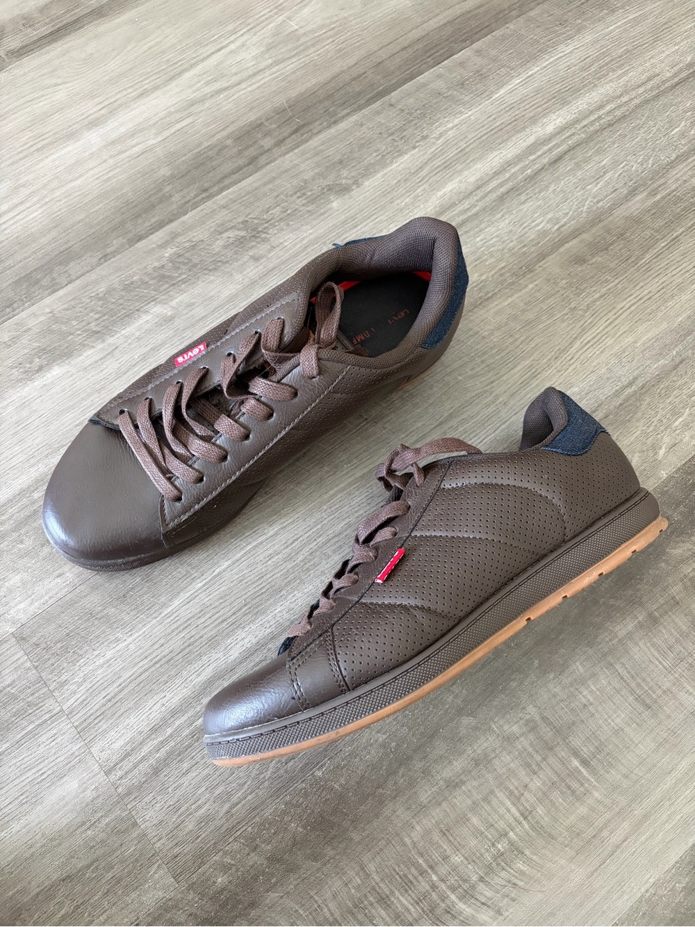 Levi's Men's Dark Brown Low-Top Lace-Up Sneakers with Gum Sole